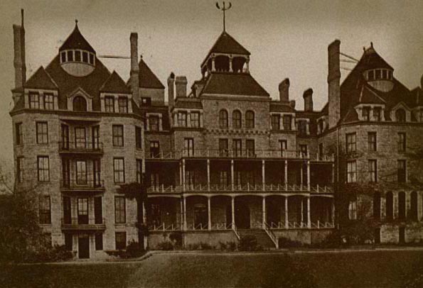 THE HAUNTED 1886 CRESCENT HOTEL