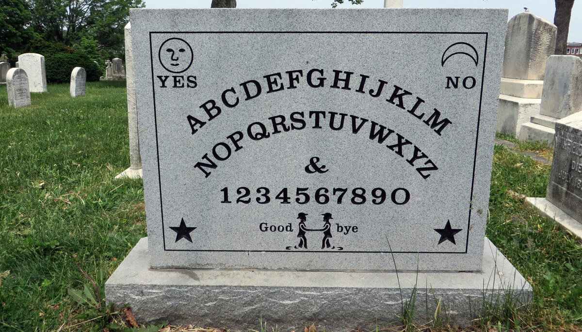 7 Creepy Tombstones - FrightFind