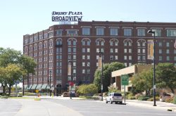 Drury Plaza Hotel Broadview