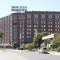 Drury Plaza Hotel Broadview