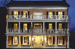 Aurora Inn