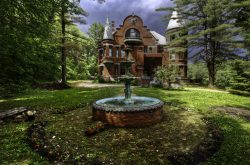 Deadnberry Manor at Wilson Castle