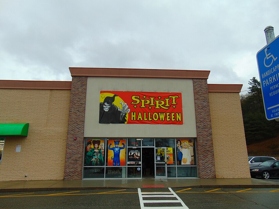 spirit-halloween-opening